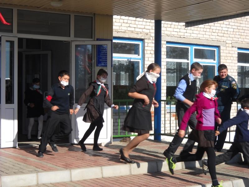 В Краснодаре эвакуировали учеников лицея №90
