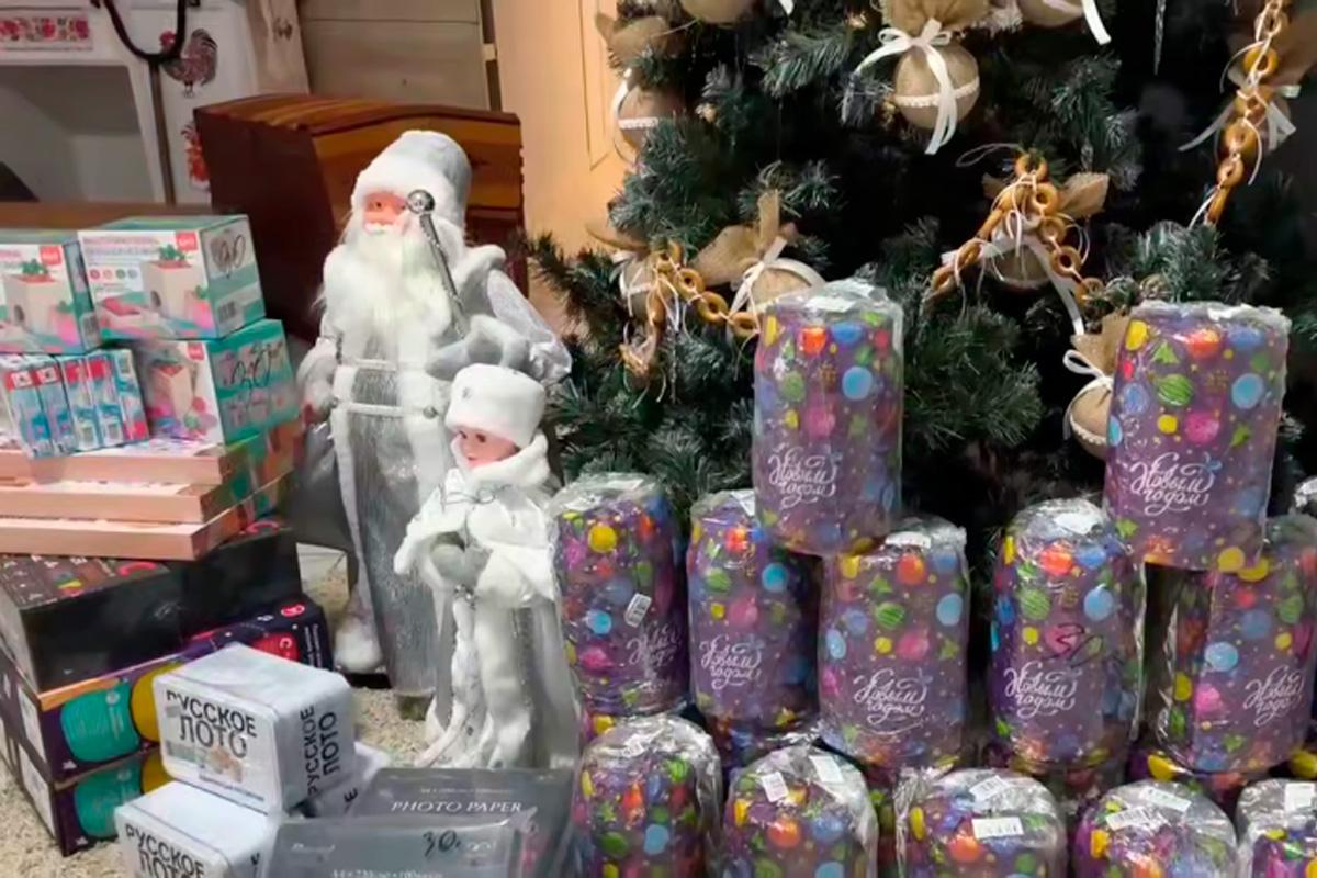 Сопредседатель ВАРМСУ Ирина Гусева исполнила новогодние желания 38 воспитанников социального центра Горловки в рамках акции «Елка желаний»