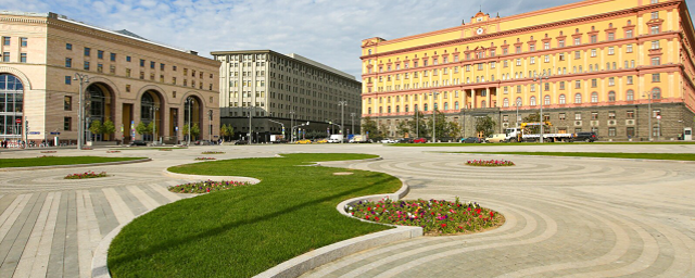 В Москве стартовало голосование по выбору памятника для Лубянской площади