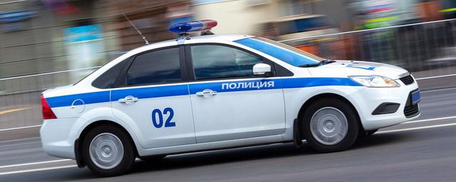 Полиция задержала троих подозреваемых во взрыве петарды в жилом доме в Петербурге