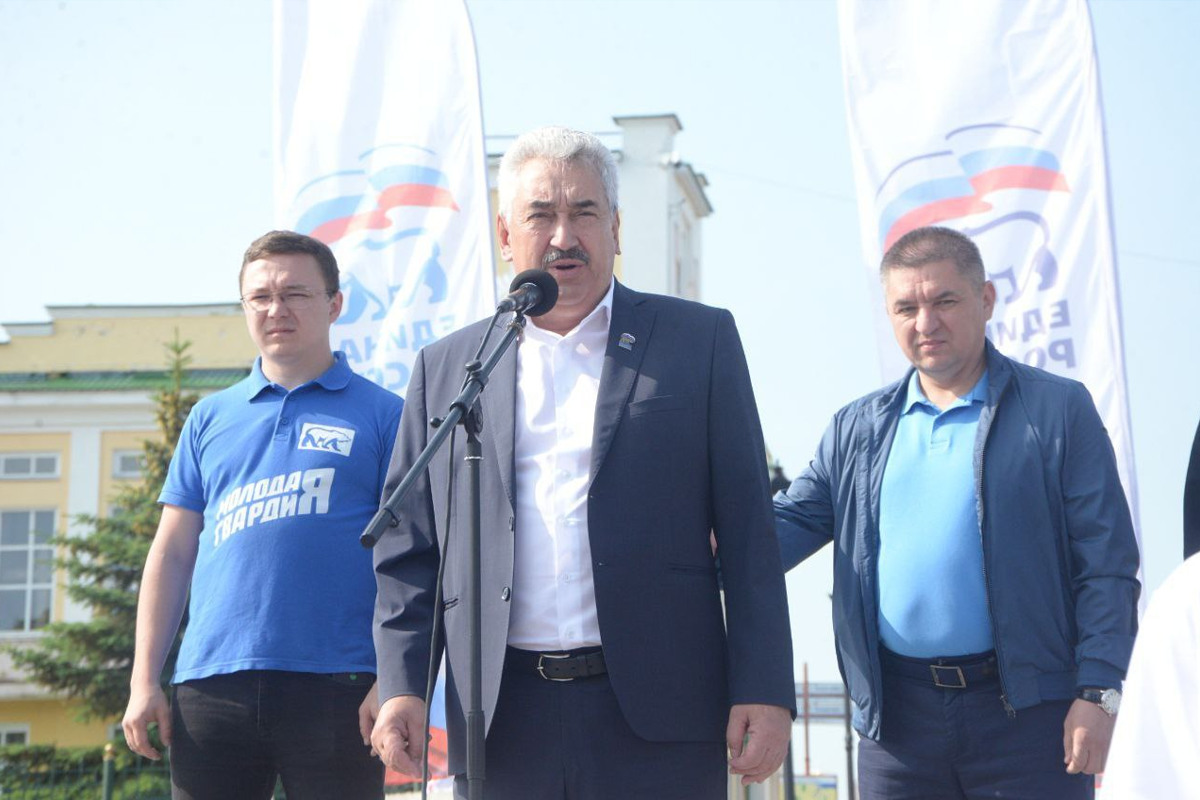 Спикер Госсовета Чувашии Леонид Черкесов: Россия – страна, которой нет равных по силе духа, красоте и щедрости сердца