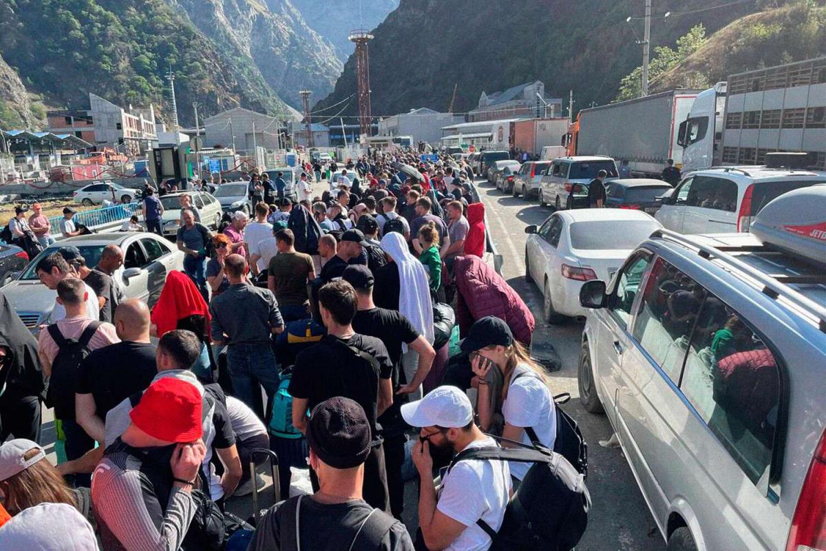 Власти Северной Осетии заявили, что за неделю из Грузии в Россию прибыло более 14 тысяч человек