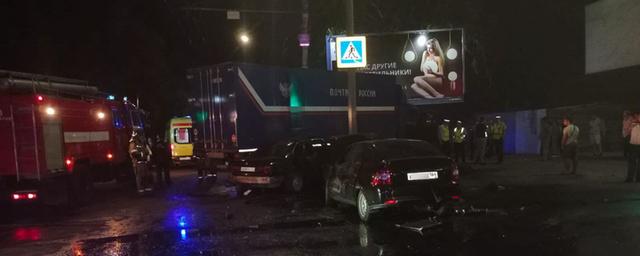 В Саратове в ночном ДТП погибли три человека и пострадали четверо