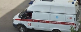 Родственники пациентки напали на бригаду скорой помощи в Барнауле