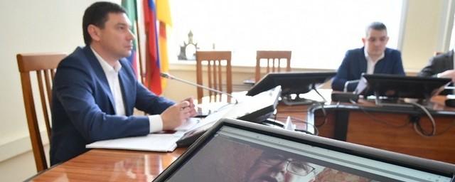Глава Краснодара провел прием граждан по видеосвязи