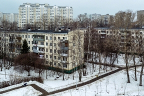 В Москве обнаружены целые кварталы с брошенными квартирами. Почему люди в спешке покидали свое жилище, оставляя мебель и технику?