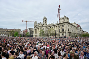Масштабный протест в Тбилиси: перекрыта площадь Героев