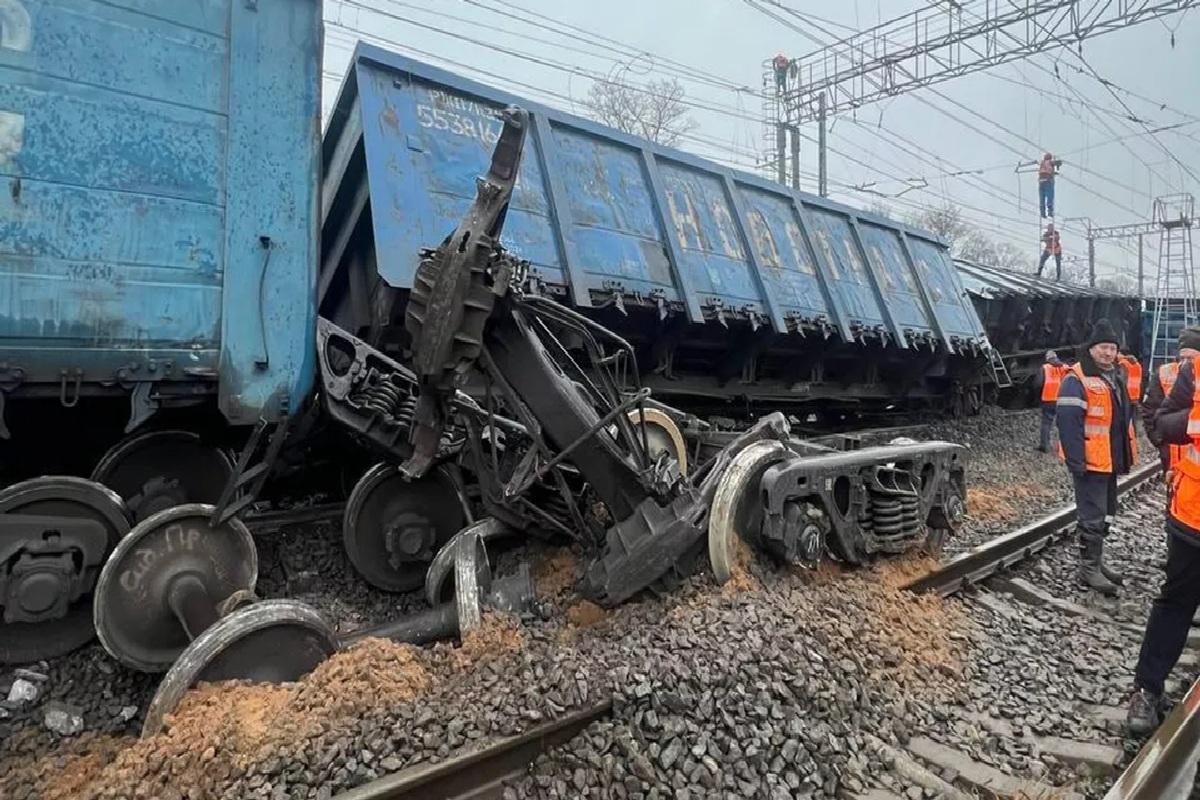 На перегоне в Лужском районе произошел сход пустых вагонов