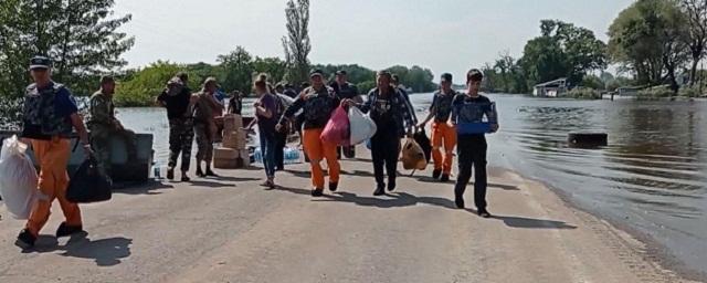 В Херсонской области вода освободила более тысячи затопленных ранее домов