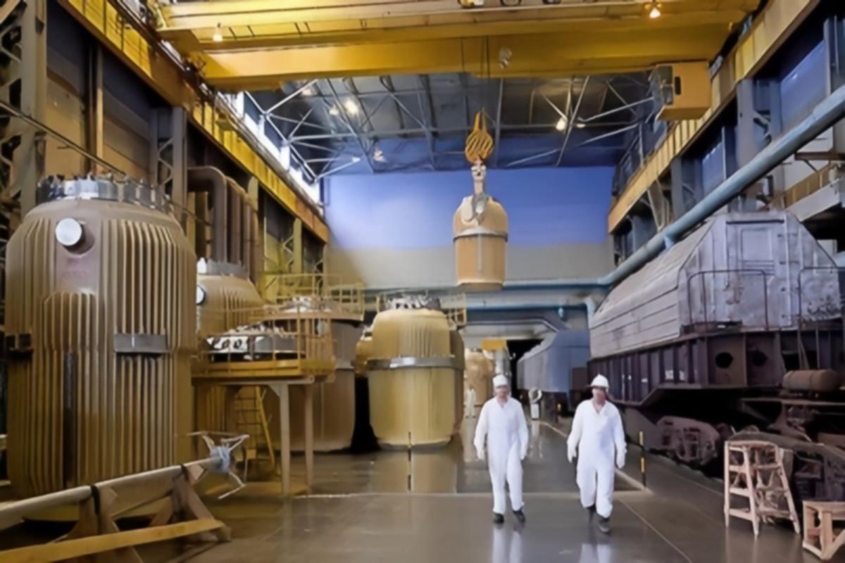 На ПО «Маяк» в Озерске установили новую электропечь для переработки радиоактивных отходов