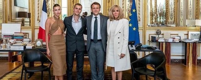 Джастин Бибер и Хейли Болдуин встретились с президентом Франции — Видео