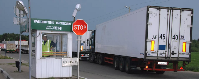 Польские и белорусские перевозчики придумали, как обходить санкции ЕС с помощью тягачей