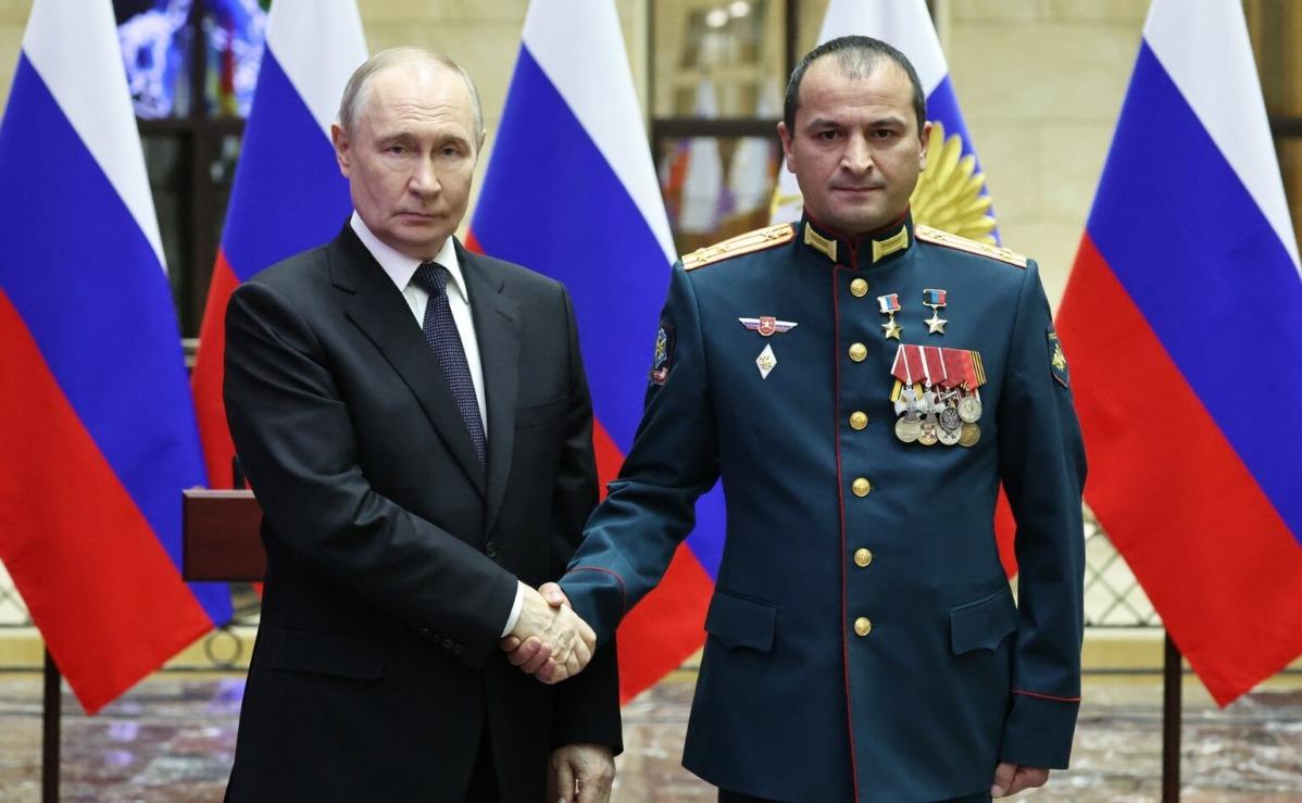 Спикер парламента Дагестана Заур Аскендеров поздравил Ярамира Темирханова с присвоением звания Героя России