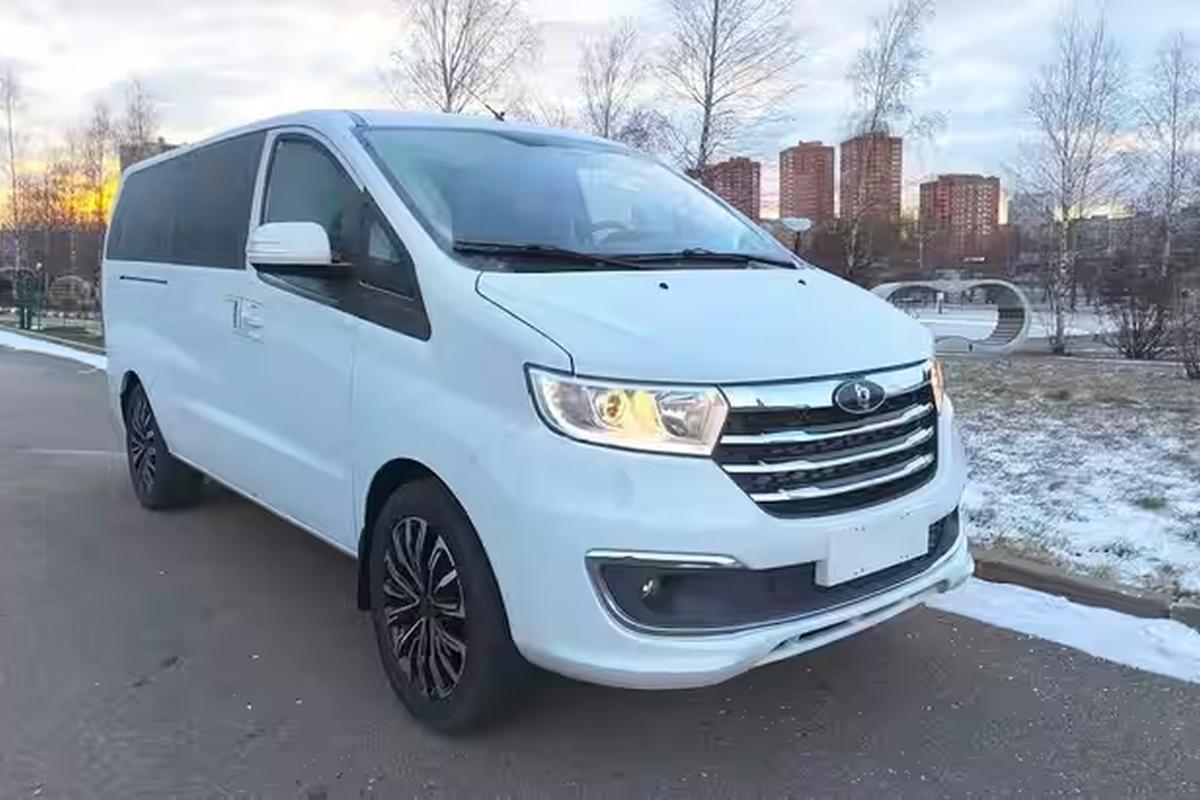 В России стартовал приём заказов на минивэн Sollers SF1