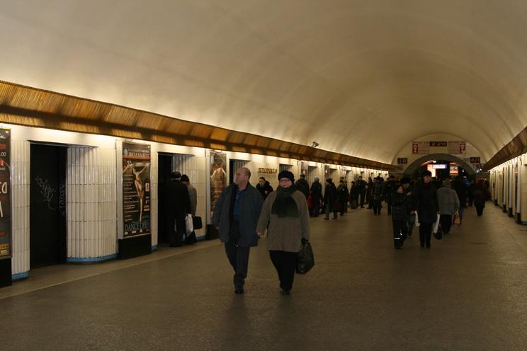 В Петербурге станция «Петроградская» возобновила работу после проверки