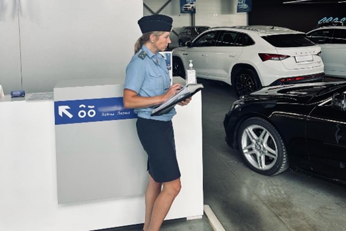 Новосибирский автосалон попал под арест за многомиллионные долги