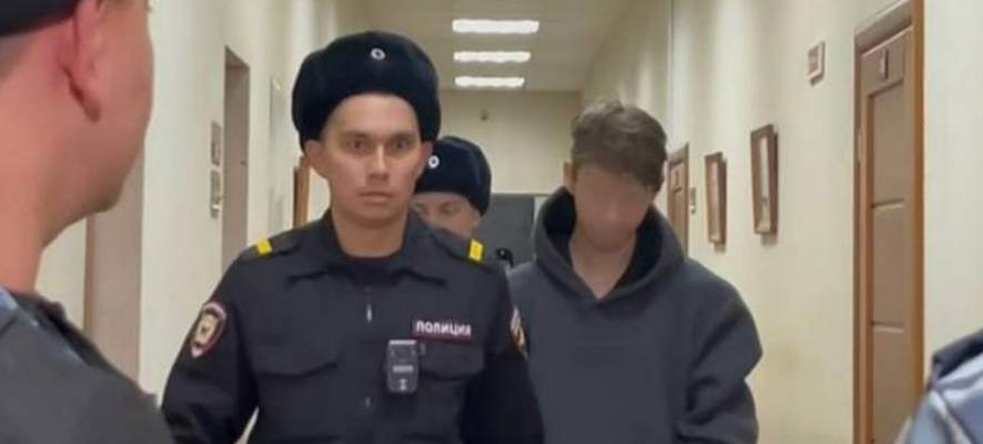 16-летнего подростка, который зарезал 14-летнюю возлюбленную и ее мать в Екатеринбурге, отправили в СИЗО