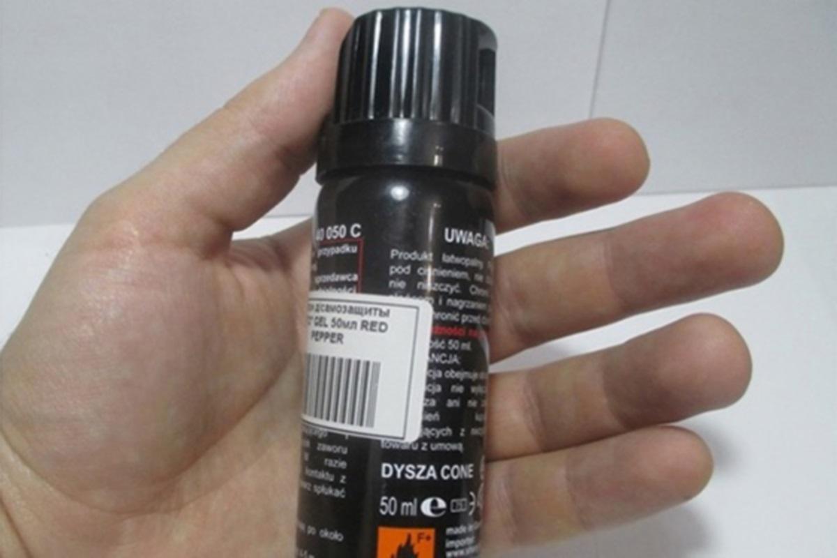 В Костроме находящийся в бегах рецидивист распылил перцовый баллончик в полицейских