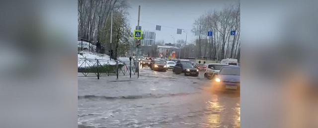 В Перми из-за серьезной коммунальной аварии изменили маршруты автобусов