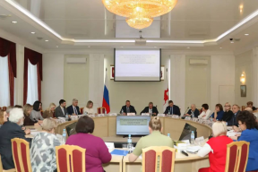 Спикер Городской Думы Евгений Чинцов принял участие в обсуждении установки мемориалов героям СВО и академику Андрею Гапонову-Грехову в Нижнем Новгороде