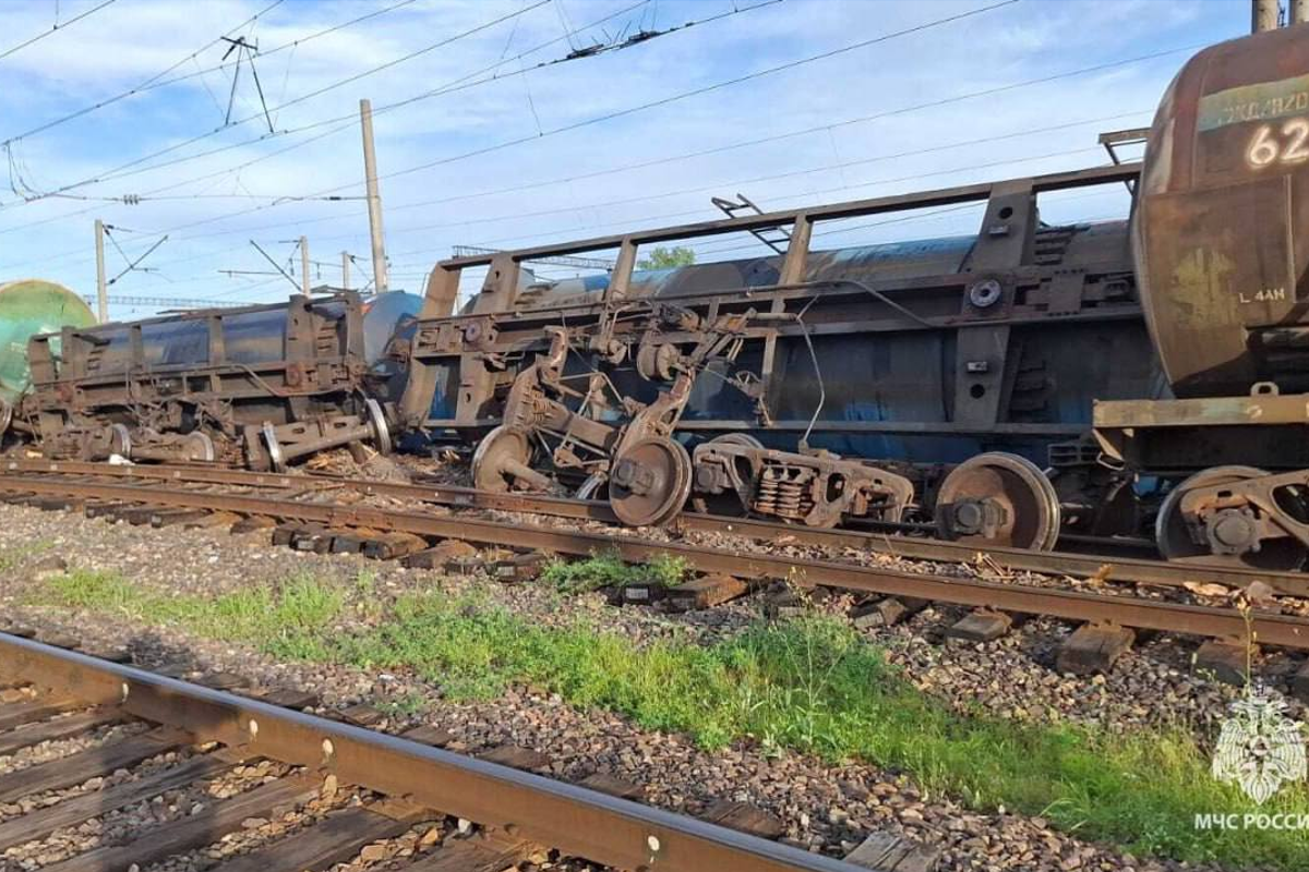 В Еврейской области сошли с рельсов вагоны с топливом