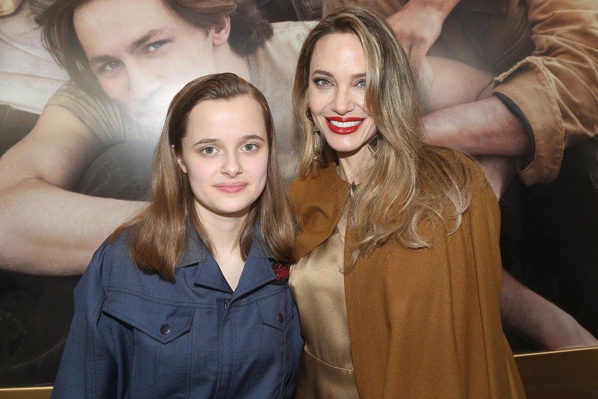 Несовершеннолетняя дочь Джоли и Питта отказалась носить фамилию отца