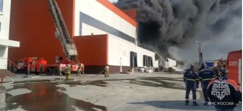 В Арамиле произошел крупный пожар в научно-производственном комплексе