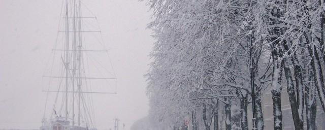 В Петербурге дорожники готовятся к залповым снегопадам