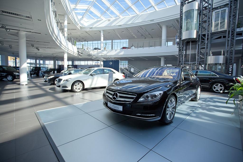 Компания Mercedes-Benz открыла в Москве новый дилерский центр