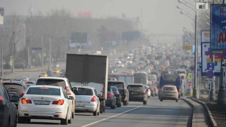 На Бердском шоссе под Новосибирском образовалась многокилометровая пробка