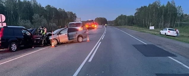 Один человек погиб и пять пострадали в автомобильной аварии под Омском