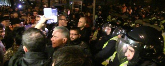 Митингующие у стен ВР выдвинули Порошенко новые требования