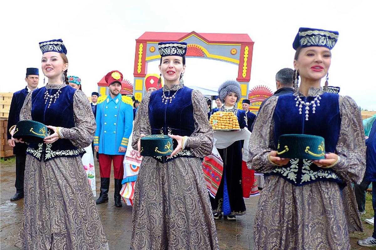 Губернатор Кировской области Александр Соколов открыл Сабантуй в Вятских Полянах