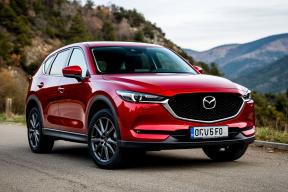 Ценовой нокаут: почему Mazda CX-5 разгромила Toyota RAV4 в российских продажах