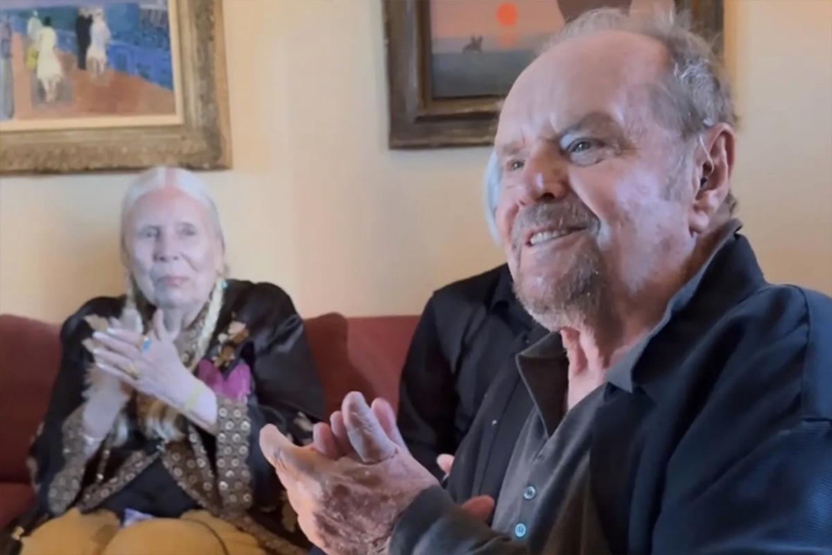 «Счастлив и хлопает в ладоши»: дочь Джека Николсона разбила молчание редким кадром 89-летнего отца