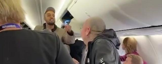 В самолете Southwest произошла драка после того, как пассажир столкнулся с женой другого пассажира