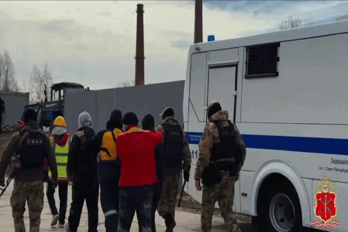 Миграционный скандал в Кронштадте: 25 иностранцев понесут наказание
