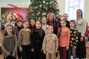 Спикер Заксобрания Людмила Бабушкина: Ежегодная депутатская елка в Екатеринбурге объединила более тысячи детей
