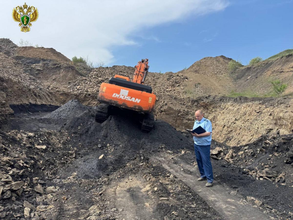 В ЛНР начато уголовное дело за добычу угля без лицензии и использование спецтехники