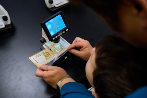 Годовая инфляция в декабре продолжила замедляться