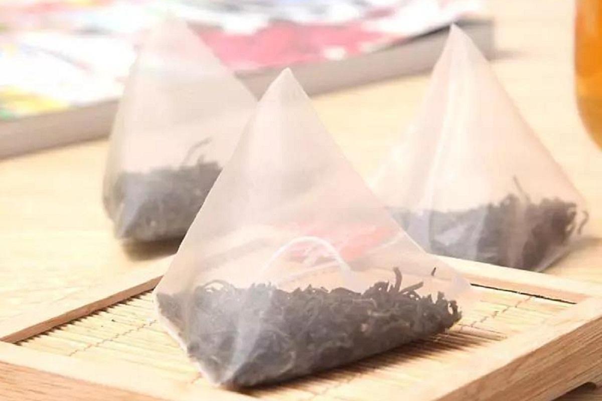 Ученые предупредили, что пирамидальные пакетики с чаем опасны для здоровья