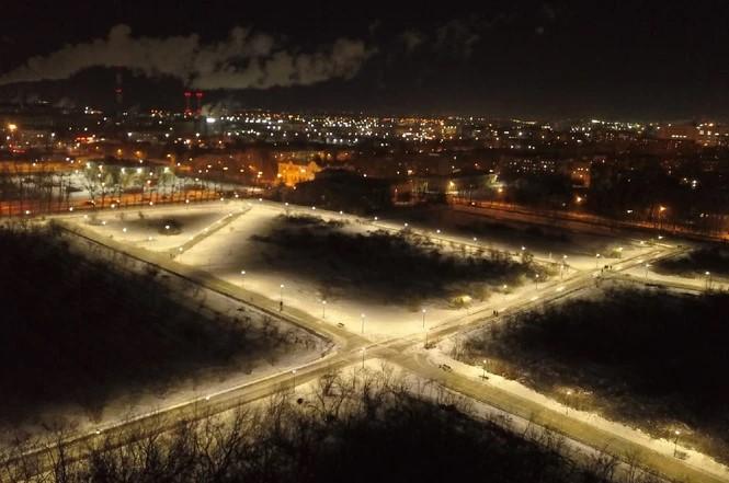 В одном из самых больших парков Челябинска появилось наружное освещение