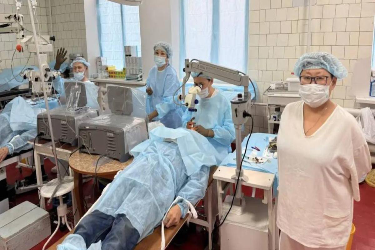 Очередная поездка якутских офтальмологов в Донбасс принесла важные административные договоренности