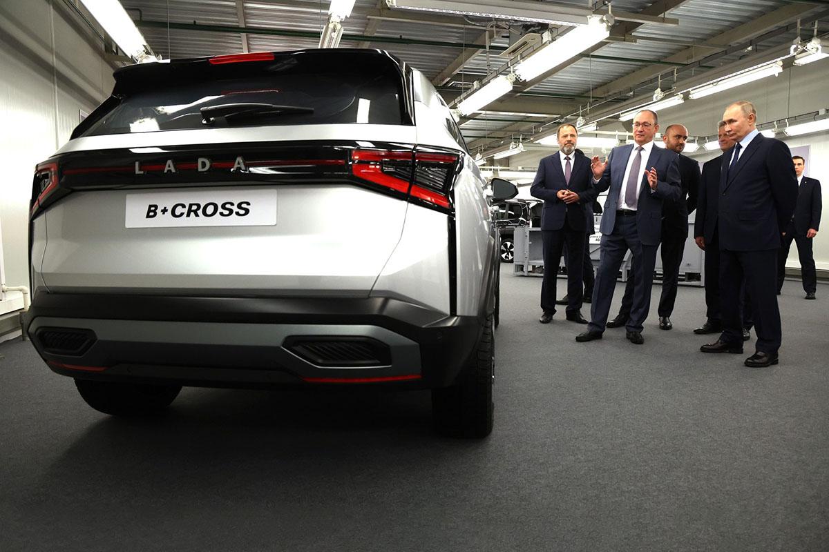 На ПМЭФ-2025 представят две новинки «АвтоВАЗа»