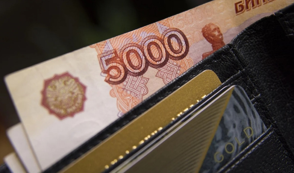Астраханская пенсионерка перевела на «безопасный счет» 3,5 млн рублей