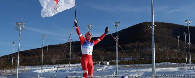 Норвежский журналист Сальтведт пожаловался на то, что Большунов «размахивал флагом и улыбался»