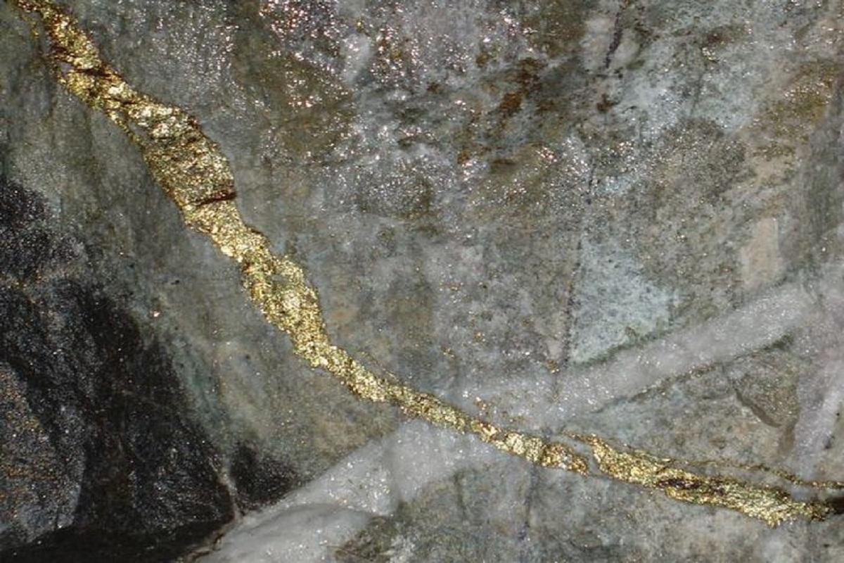 Российские ученые предложи новый способ извлечения золота из руды