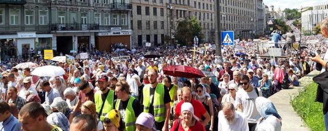 Крестный ход в Киеве собрал 300 000 человек
