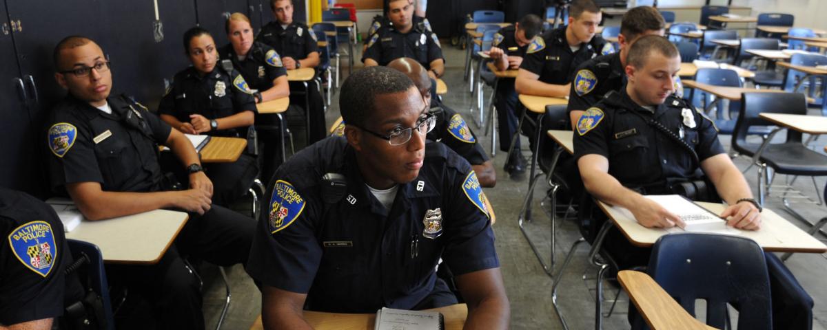 В Калифорнии запретили обучать полицейских удушающим приемам