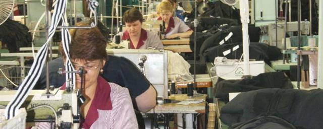 От вдохновения до воплощения: старейшая алтайская фабрика уже почти век одевает россиян в качественную и модную одежду